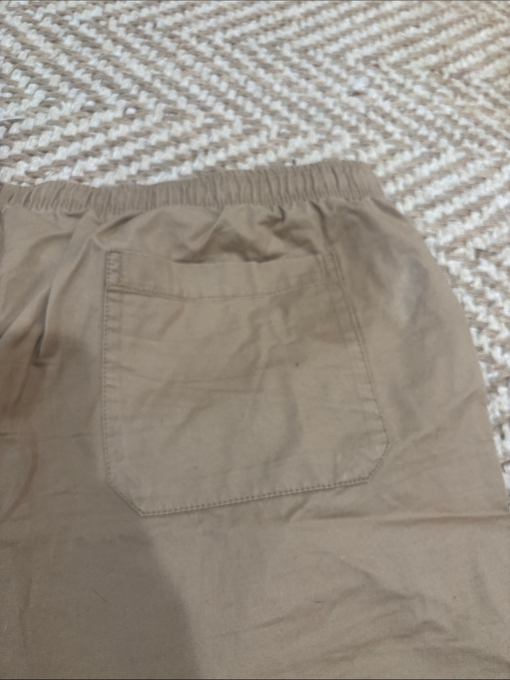 GAP Men's Drawstring Athletic Shorts in Tan - Picture 5 of 5
